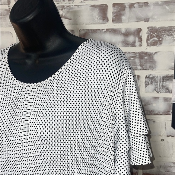 Adrianna Papell Monochrome Polka Dot Blouse - Picture 2 of 7